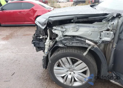 2018 Volkswagen Atlas 3.6L V6 Sel Premium z USA, uszkodzony, nr VIN 1V2NR2CA3JC565045